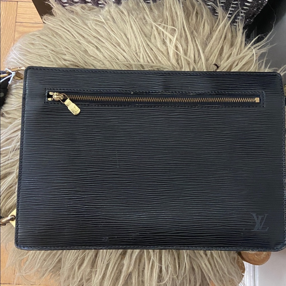 LV BLACK EPI BAG - Vintage!!!